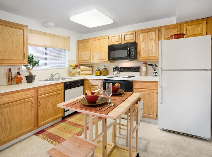 Primary Photo - 606 Norwest Dr