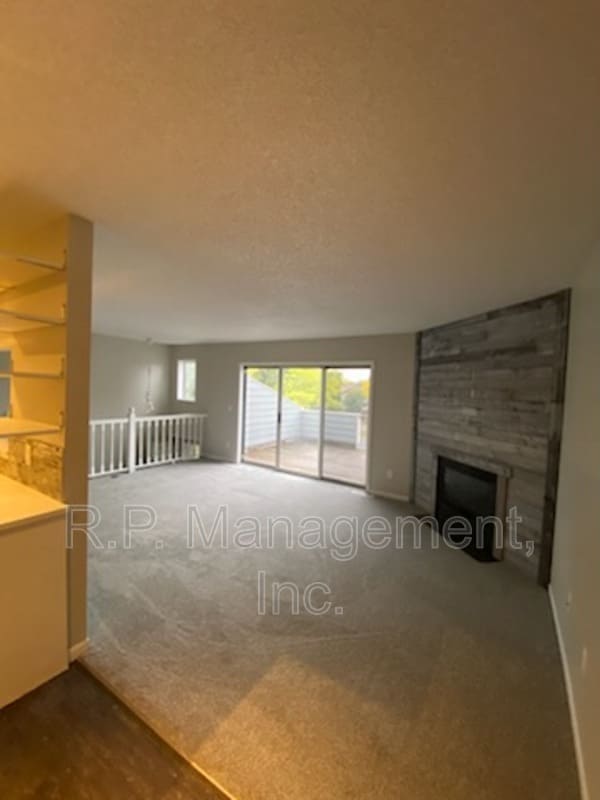 Foto del edificio - 14391 Estates Ave