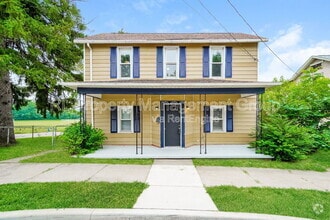 Building Photo - 848 E Chestnut St