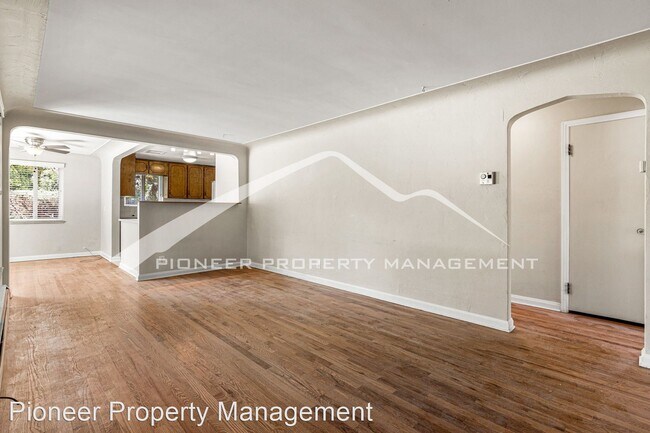 Foto del edificio - 3 br, 1 bath House - 3505 Newland St.