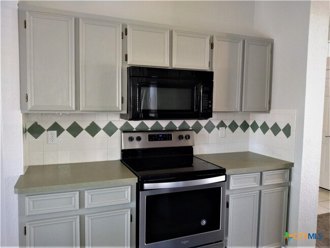 Building Photo - 102 Snake Dance Dr