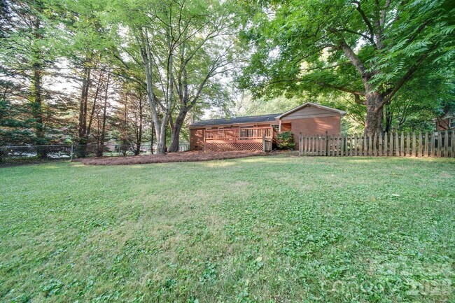 Foto del edificio - 6700 Castlegate Dr