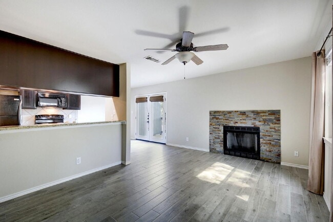 Foto del edificio - 6700 Cooper Ln