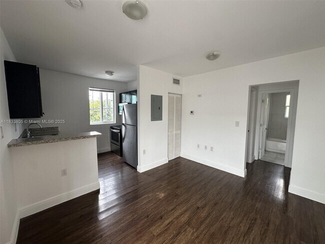 Foto del edificio - 540 NW 7th St