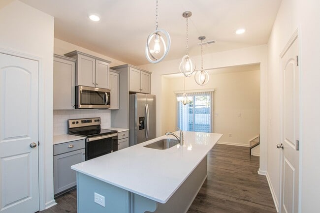 Building Photo - 2 Bedroom Townhome - HWY 601 AVAILABLE MARCH 2026