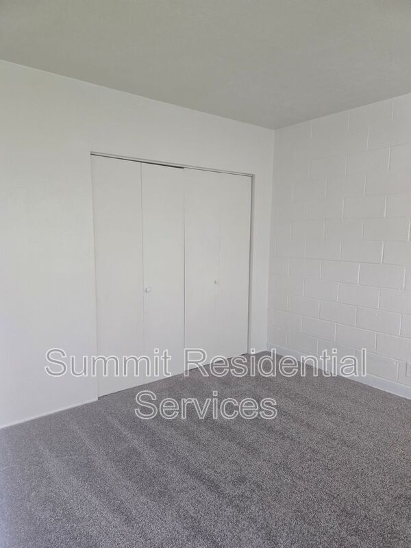 Building Photo - 2230 E Fort Lowell Rd