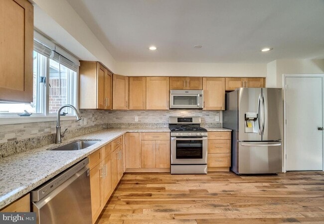 Building Photo - 6505 Gretna Green Way