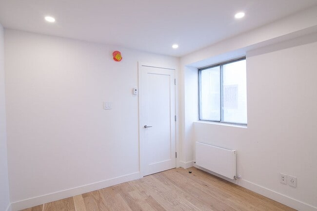 Building Photo - 3460 Rue Durocher
