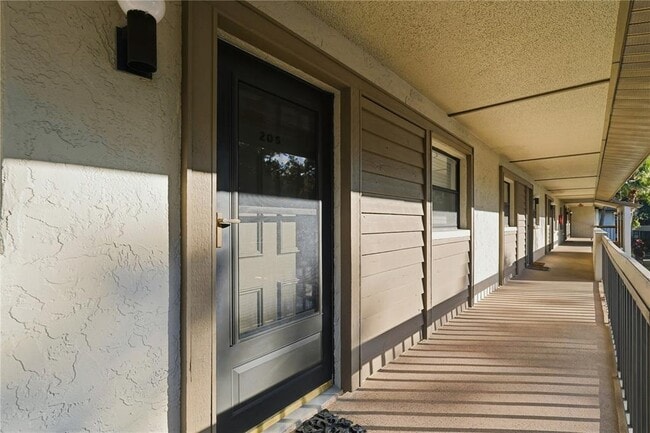 Building Photo - 3034 Eastland Blvd