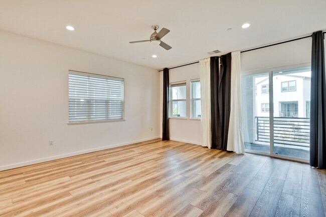 Foto del edificio - 2248 Solace Loop