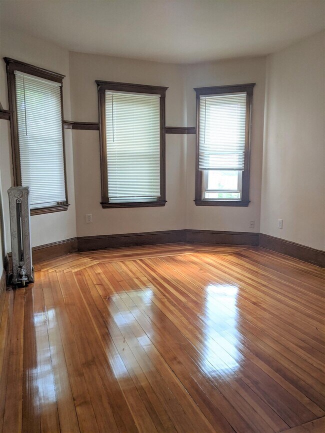 Building Photo - 9 Belknap St
