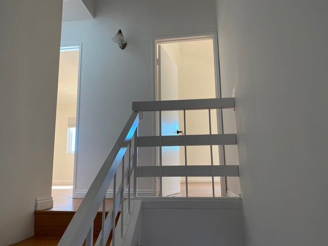 Building Photo - 140 E El Norte Pkwy