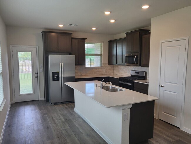 Building Photo - 2232 Deya Dr