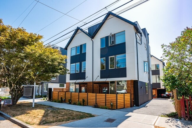 Ballard Townhouse - Ballard Townhouse