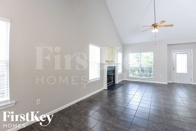Foto del edificio - 640 Meriweather Drive