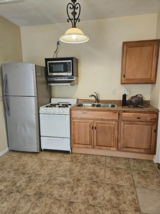 Foto del edificio - 7102 Mohawk St