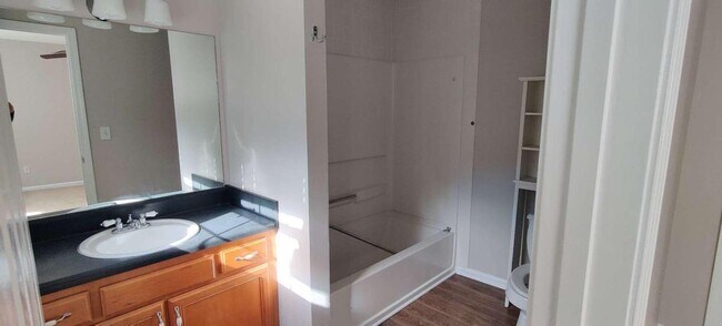 Foto del edificio - 370 Brentwood Dr