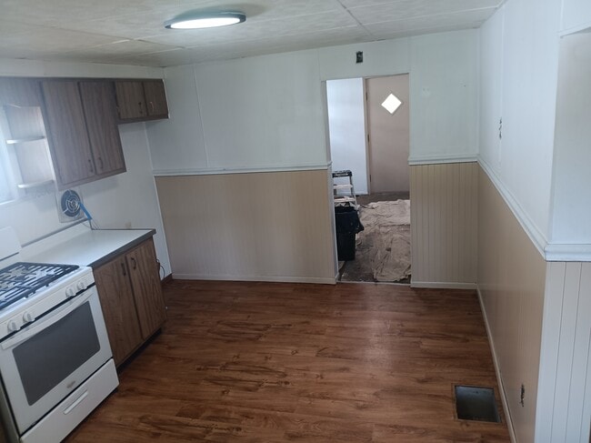 Building Photo - 111 Millers Ln