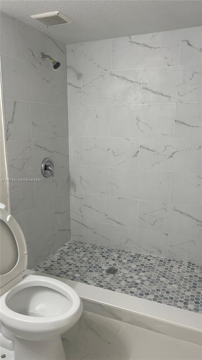 Building Photo - 4541 SW 41st St