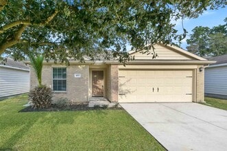Building Photo - 4322 Medina River Loop