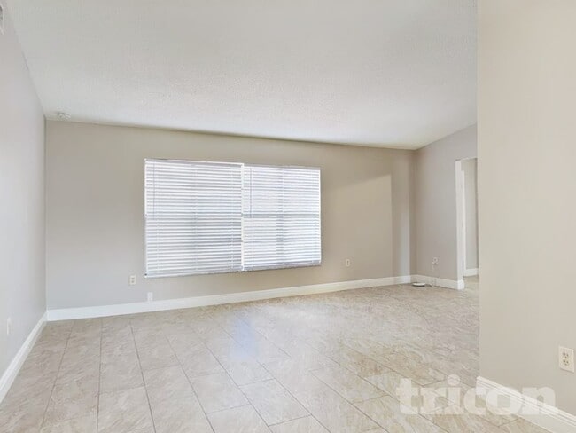 Building Photo - 488 Northview St