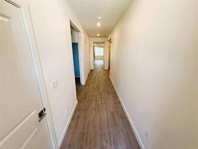 Foto del edificio - 1704 NE White Pine Terrace