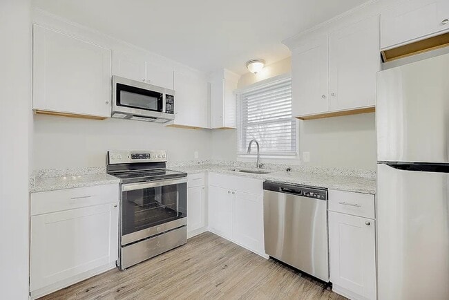 Foto del edificio - 721 Winthorne Dr