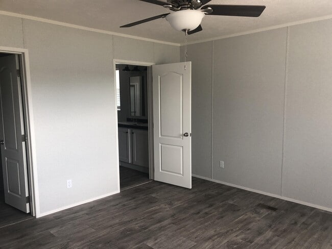 Foto del edificio - 1671 Edgewood Rd