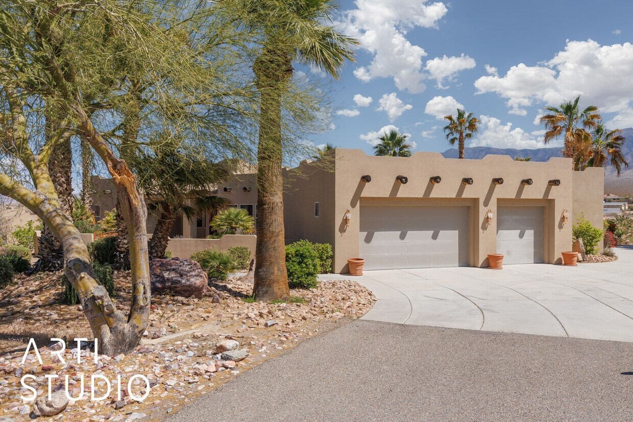 Foto principal - Beautiful 4 Bedroom, 3.5 Bath Home in Scenic