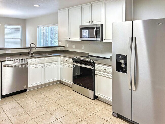 Foto del edificio - 3907 Heatherwood Cir