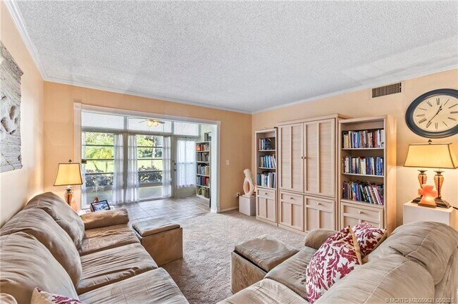 Foto del edificio - 2950 SE Ocean Blvd