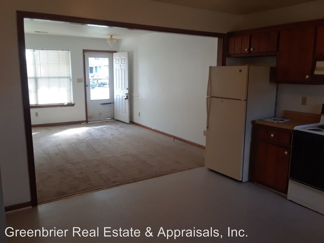 Building Photo - 3 br, 1.5 bath Apartment - 5802 Dunkirk St. B
