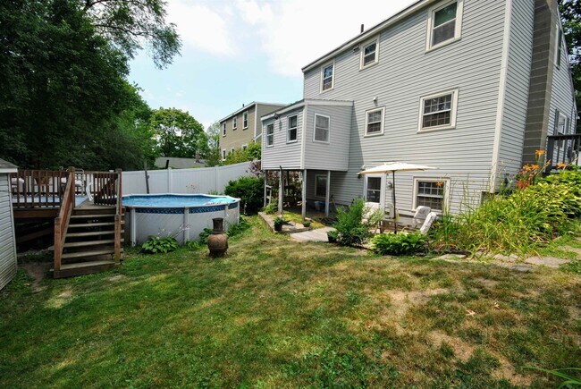 Building Photo - 21 Boisvert St