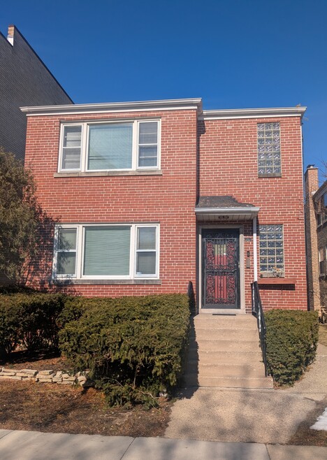 Building Photo - 2736 W Farragut Ave