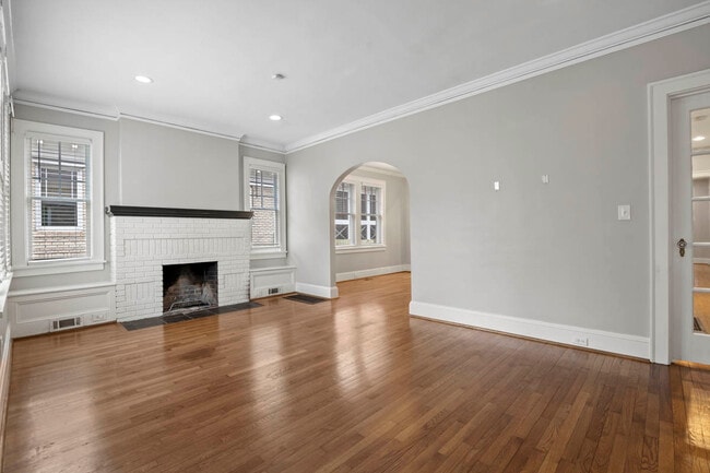 Building Photo - 591 Cumberland Rd NE