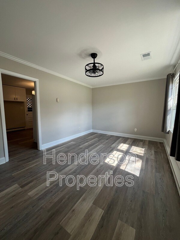 Foto del edificio - 300 W Arrowood Rd