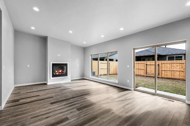 Building Photo - 3606 SW Badger Ave
