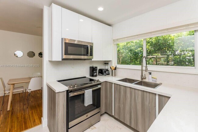 Foto del edificio - 962 SW 6th Ave