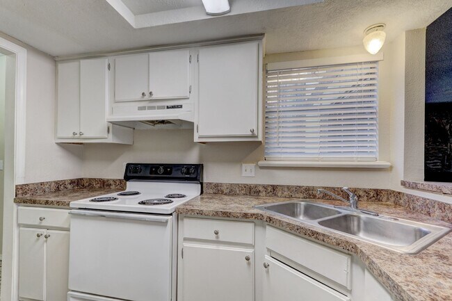 Foto del edificio - 3 bed 1.5 bath duplex in Midwest City