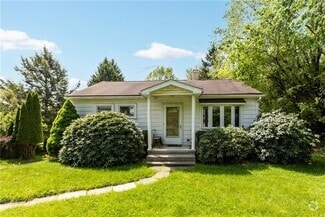 Building Photo - 2536 Hampton Ave
