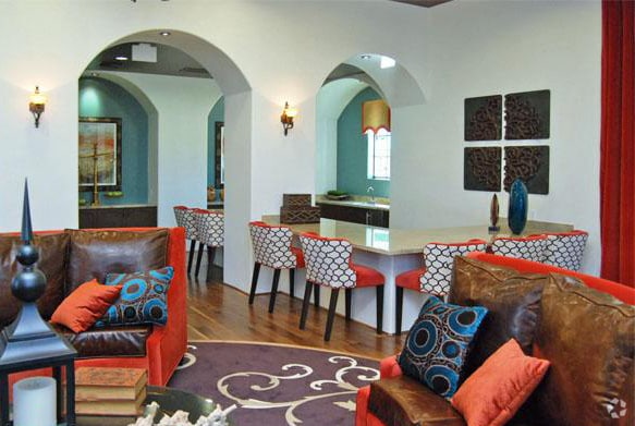 Interior Photo - Mountain Gate and Mountain Trails