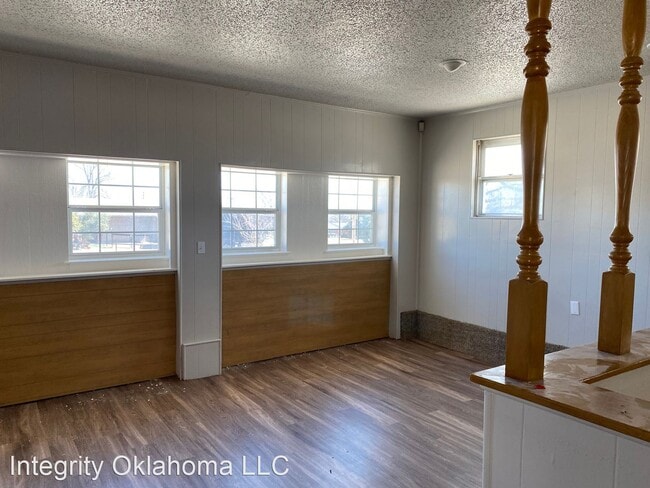 Building Photo - 3 br, 2.5 bath House - 3309 Mockingbird Ln