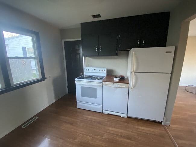 Building Photo - 1 Brownlow Drive