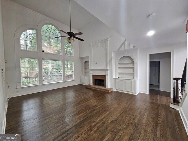 Building Photo - 735 Westwind Ln