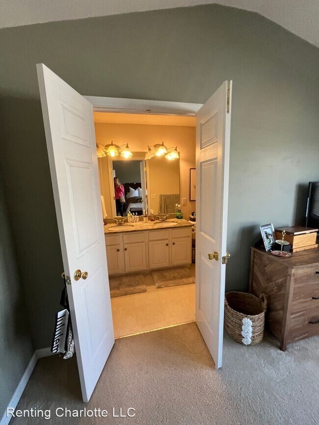 Foto del edificio - 2 br, 2.5 bath House - 2936 Castleberry Court