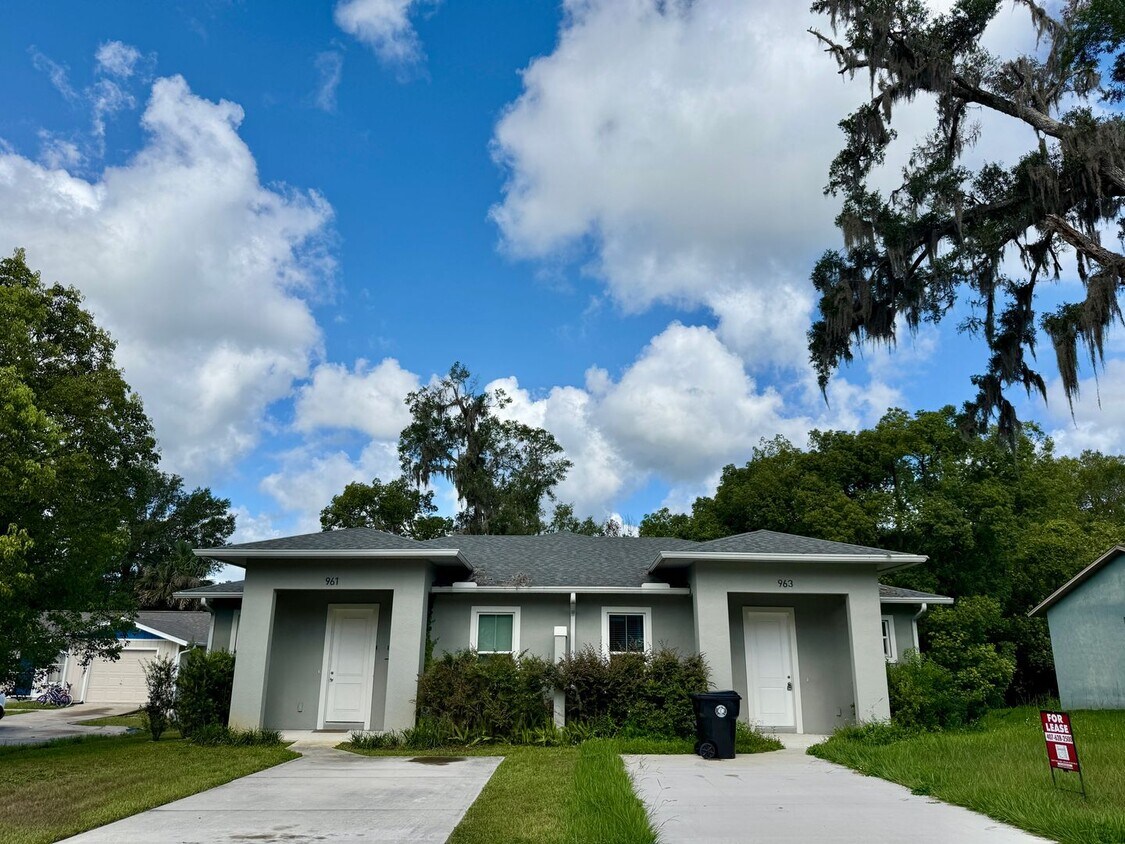 Foto principal - Gorgeous, Modern 2/2 Duplex in Orange City!