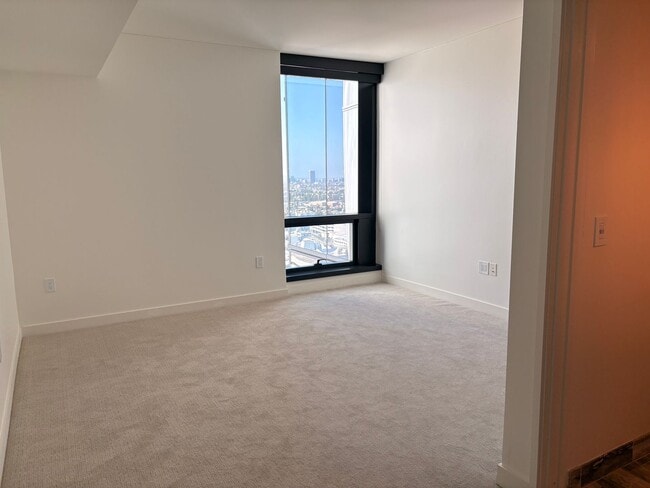 Interior Photo - Sky Hollywood