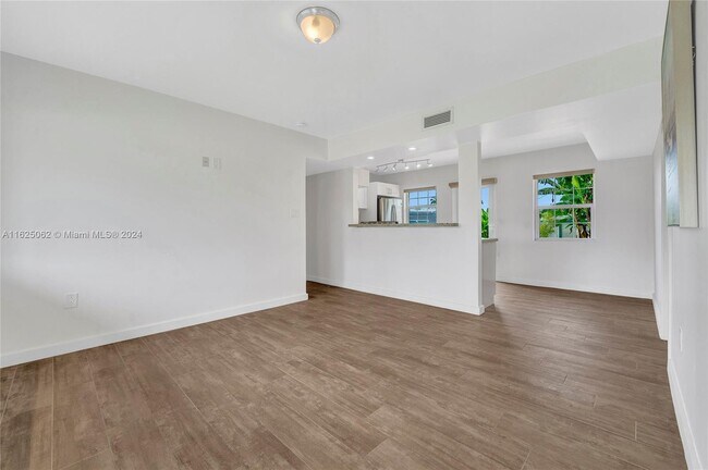 Building Photo - 11250 SW 46th St