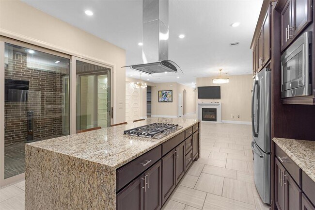 Building Photo - 21112 Verismo Dr