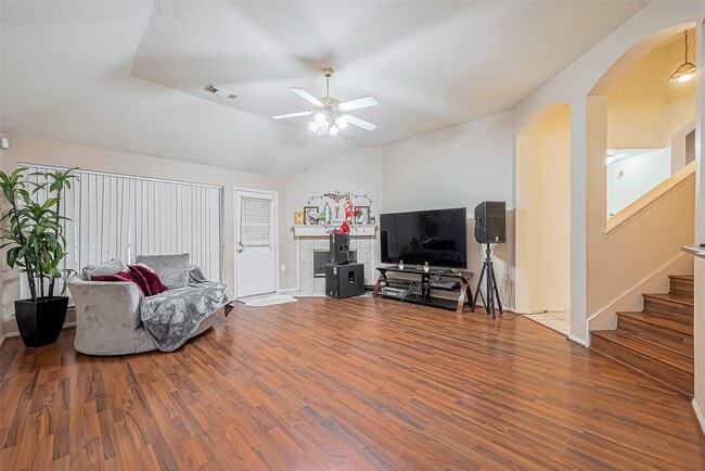 Foto del edificio - 10323 Emerald Pine Dr